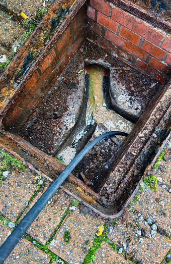 https://blockeddrainswatermansbay.com.au/uploads/2025/07/blocked-drains-40062.jpg