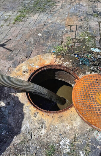 https://blockeddrainswatermansbay.com.au/uploads/2025/07/blocked-drains-50219.jpg
