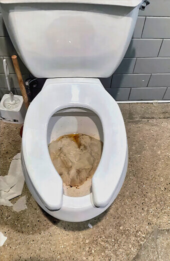 https://blockeddrainswatermansbay.com.au/uploads/2025/07/blocked-toilet-27776.jpg